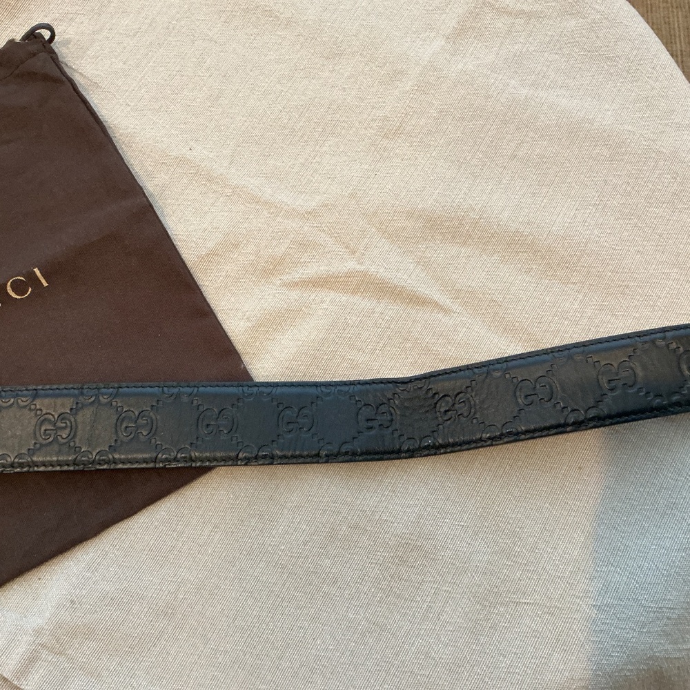 Vintage Gucci women’s black leather monogrammed belt - Picture 6 of 6